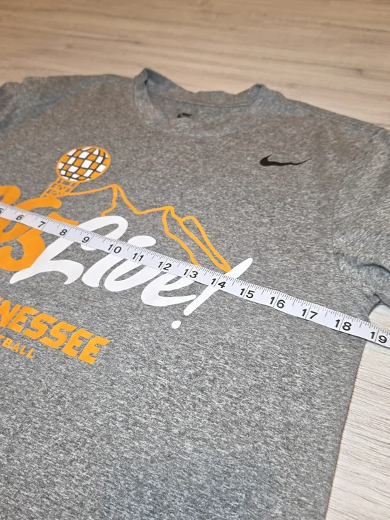 Nike Dri Fit Tennessee Football Short Sleeve T-shirt Adult Gray Size Medium B6 - Picture 2 of 6